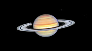 Saturno como você nunca viu: detalhes inéditos revelam um planeta cheio de movimento
