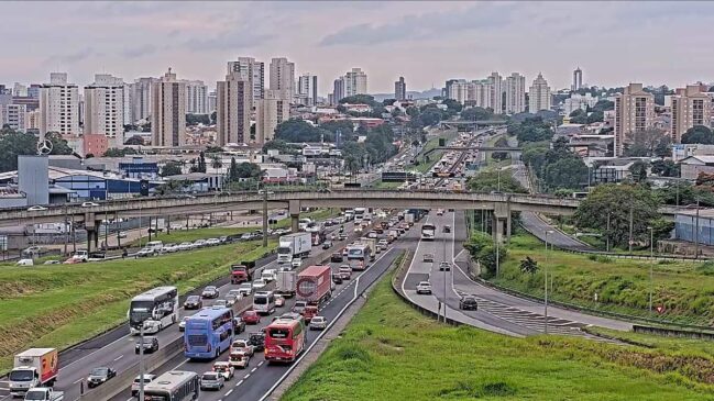 no sistema Anhanguera-Bandeirantes, a Anhanguera concentra o maior volume de tráfego na chegada a São Paulo