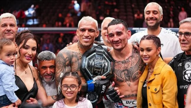 Charles do Bronxs reconquistou cinturão do UFC neste domingo