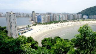 São Vicente está localizada a cerca de 70 km de São Paulo