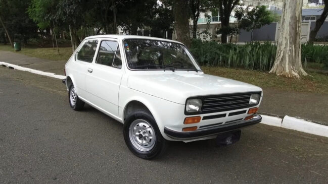 Fiat 147 se tornou símbolo de inovação e acessibilidade no Brasil