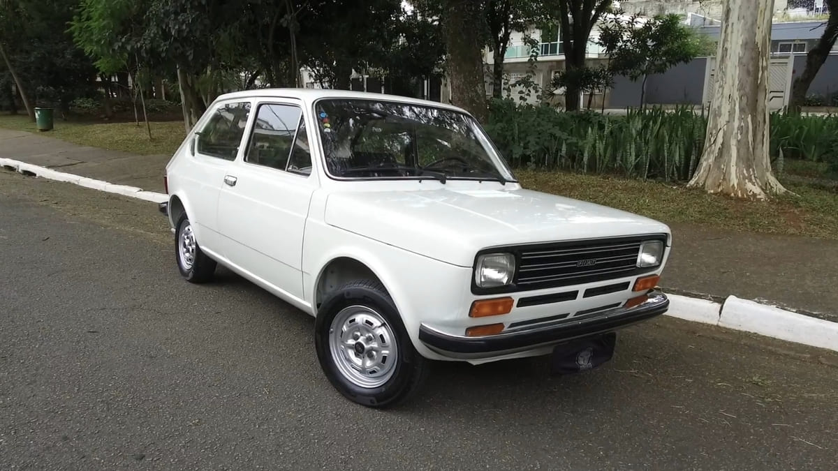 Fiat 147 se tornou símbolo de inovação e acessibilidade no Brasil