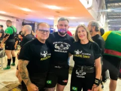A família Sumar antes da competição no Arnold Sports 2026