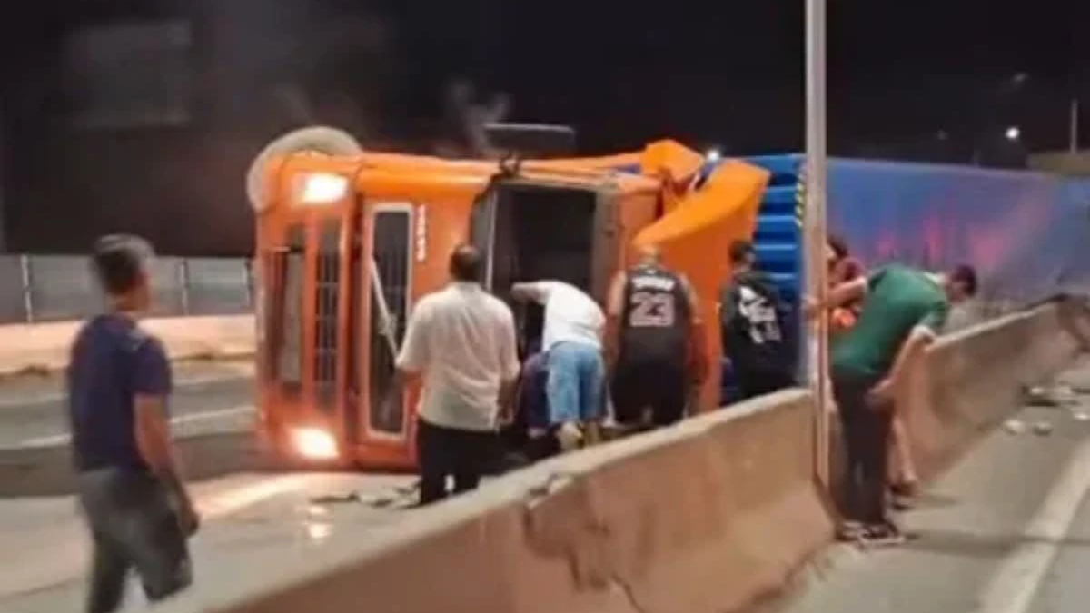 Acidente aconteceu por volta das 22h desta terça-feira (21/4), no sentido de São Paulo