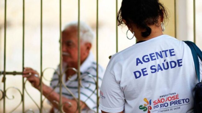 Agentes de saúde de todo o país aguardam a votação no Senado da PEC 14/2021, que cria novas regras de aposentadoria especial para a categoria. A medida é vista como um reconhecimento histórico.