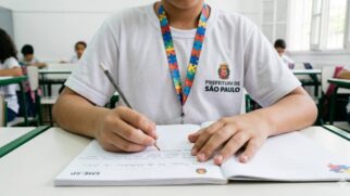 Ilustração de aluno com autismo da rede municipal de SP; eles representam 65% da educação especial