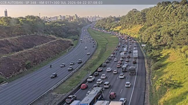 A rodovia dos Bandeirantes acumula 6 quilômetros de congestionamento no sentido de São Paulo