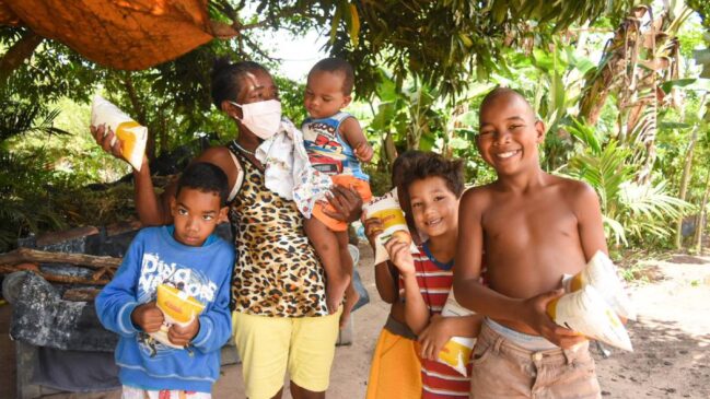 Parceria garante distribuição de leite para famílias de 10 estados