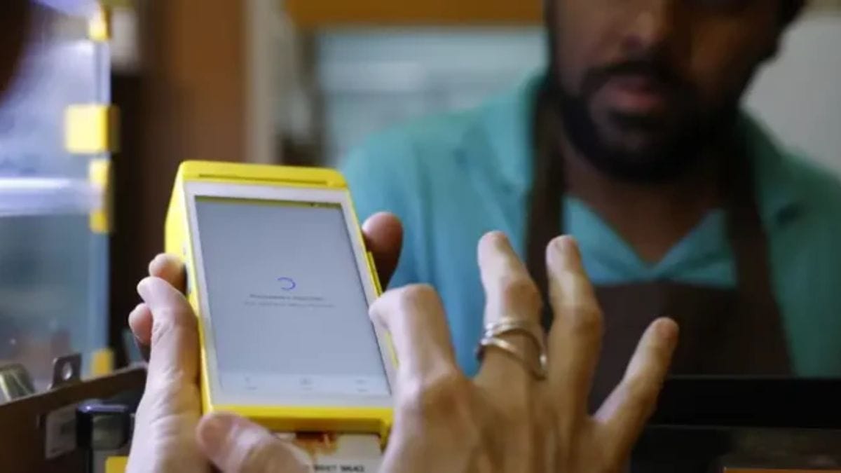 Pagamento com benefícios ao trabalhador será facilitado com a norma que obriga maquininhas a aceitarem qualquer bandeira de cartão. Fernando Frazão/Agência Brasil