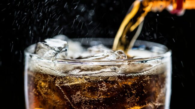 Refrigentes zero açúcar possuem uma grande quantidade de adoçantes que podem ser ruins para a saúde