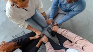 Novas regras tornam obrigatório o cuidado com a saúde mental no ambiente de trabalho