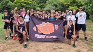 Projeto First Down reúne jovens para praticar flag football