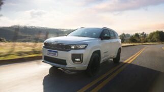 Todas as versões do Commander 2027 contam com tecnologia de condução semiautônoma ADAS de nível 2