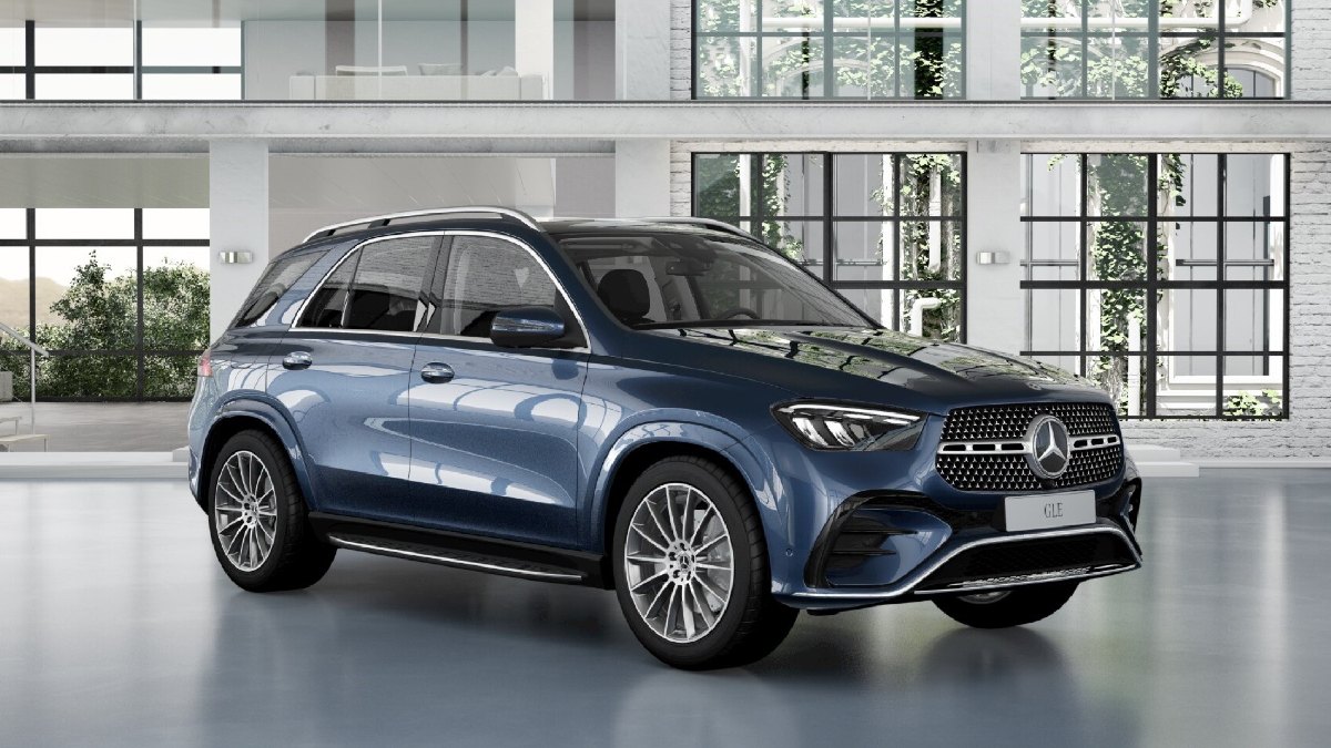 O modelo passa a contar com o pacote exterior AMG Line e novo design de rodas AMG de 21 polegadas