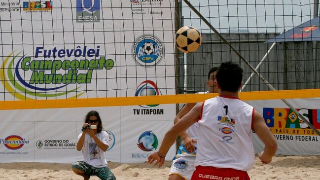 Modalidade esportiva já é febre em praias pelo Brasil