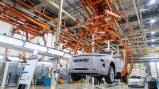 O novo Chevrolet Sonic chega para ocupar a lacuna entre o Onix e o Tracker