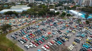 Evento reúne exposição de veículos antigos de diferentes épocas, além de atrações voltadas para toda a família