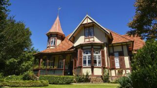 Cidade une o melhor do que o turismo da Serra Gaúcha pode oferecer com parques temáticos