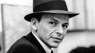 Frank Sinatra, de ascedência siciliana, era acusado de ter ligações com a máfia italiana nos Estados Unidos da América