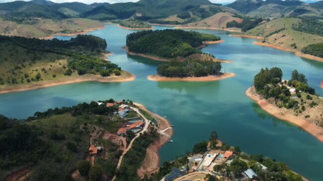 Cidade fica em uma zona de transição no Vale, com um charme que une Campos de Jordão e Ubatuba no mesmo local