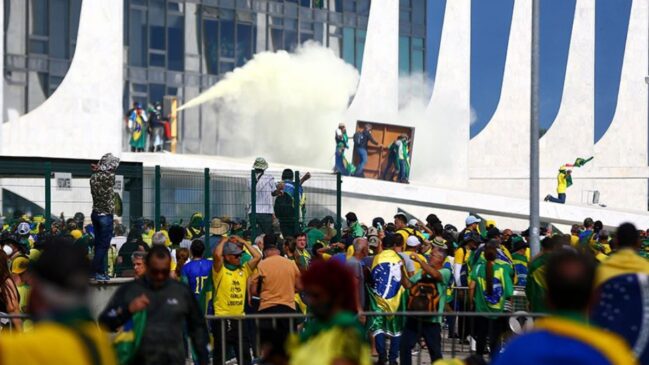 A votação dos vetos da Lei da Dosimetria testa a governabilidade do Planalto frente a uma possível derrota para a oposição e o Centrão sobre autonomia institucional.