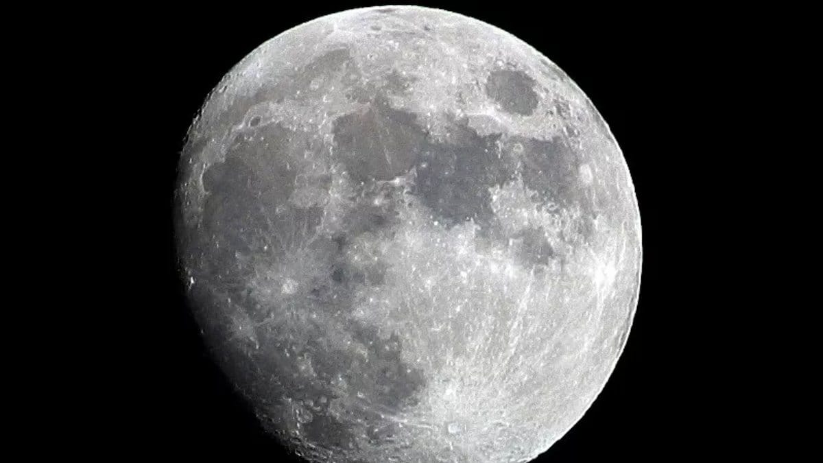 A NASA segue uma estratégia gradual, priorizando testes e segurança antes de voltar a colocar humanos na Lua (Foto: OldakQuill/ Wikimedia Commons)