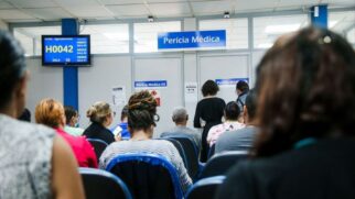 Previdência Social começa a depositar a primeira parcela do abono para aposentados e pensionistas.