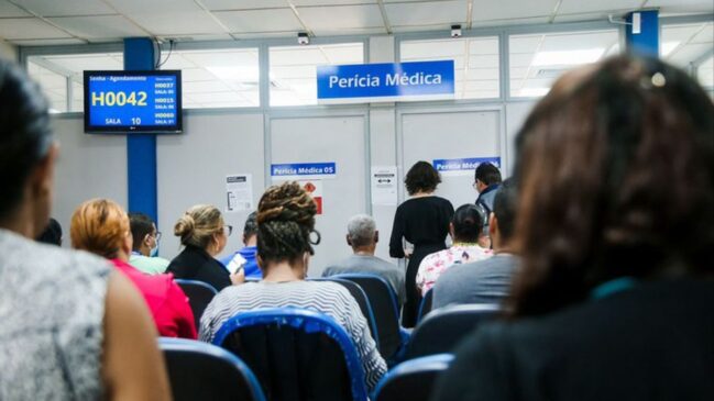 Previdência Social começa a depositar a primeira parcela do abono para aposentados e pensionistas.