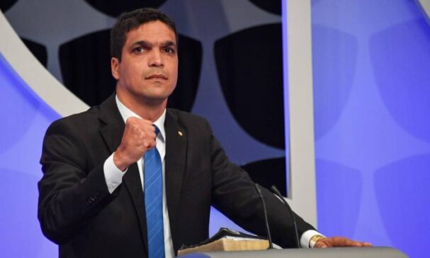 De líder grevista a presidenciável, Cabo Daciolo construiu uma base fiel com discurso religioso e críticas ao sistema