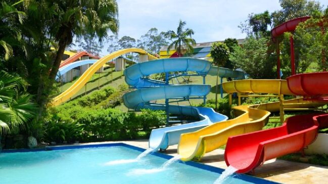 Grande destaque do Rainbow Falls é a variedade de atrações que atendem a públicos diferentes no mesmo espaço