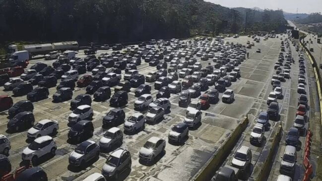 Outras rodovias que integram o complexo também apresentam pontos de congestionamento