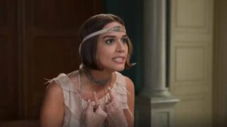 Confiança de Lúcia/Alika chama a atenção de Eustáquio, que admira a segurança da estilista ao prometer refazer o vestido