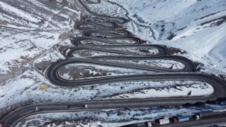 Trajeto faz parte do passo internacional que conecta Santiago a Mendoza e pode fechar durante o inverno por causa da neve