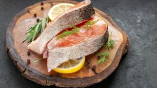 Esse peixe de água doce contém nutrientes que auxiliam no controle do colesterol e na proteção dos vasos sanguíneos