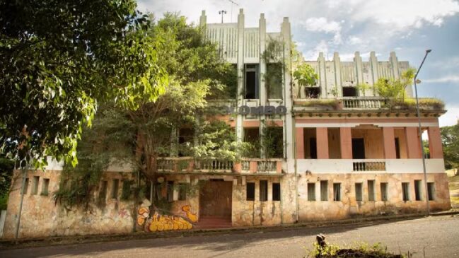 Complexo ocupa um terreno de cerca de 6.500 metros quadrados e é formado por quatro edificações
