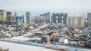 Entenda como funciona o turismo na cidade onde o inverno domina por meses e exige adaptações incomuns até para visitantes