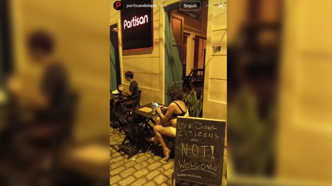 Segundo o Procon, com esta atitude, o bar estaria restringindo o acesso de consumidores ao exibir a mensagem de que 'cidadãos dos EUA e de Israel não são bem-vindos'