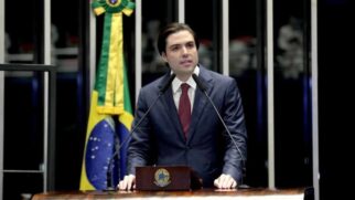 André Kubitschek, bisneto de Juscelino Kubitschek, leva a quarta geração da linhagem às urnas