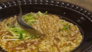Doçura natural da abóbora cabotiá equilibra perfeitamente com o sabor marcante da carne seca