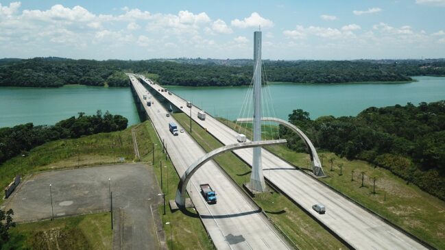 Rodovia deve receber mais de 824 mil veículos nos trechos Sul e Leste entre sexta e domingo