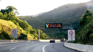 Motoristas que pretendem viajar pela rodovia Régis Bittencourt (BR-116) devem se programar para evitar congestionamentos durante o feriado prolongado de Tiradentes
