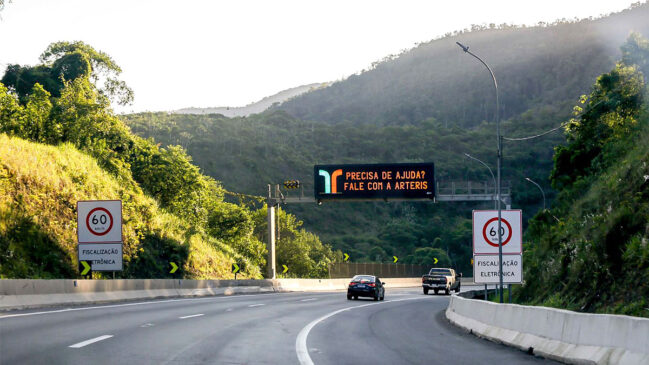Motoristas que pretendem viajar pela rodovia Régis Bittencourt (BR-116) devem se programar para evitar congestionamentos durante o feriado prolongado de Tiradentes