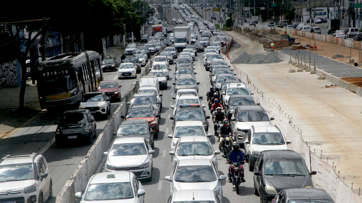 Para evitar a saturação da Radial Leste rumo ao centro, os motoristas podem optar pela avenida Celso Garcia