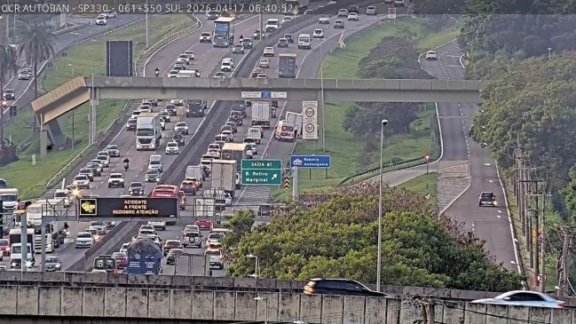 O fluxo é intenso na chegada à capital, mas os períodos mais críticos para quem deixa a cidade começam a partir das 16h