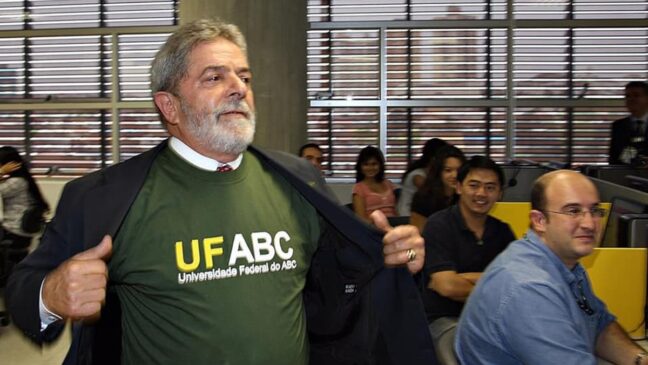 Lula durante visita mais antiga à UFABC