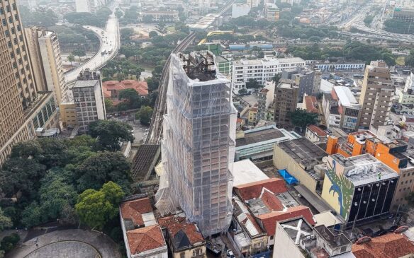Início da Demolição do Edifício 'Caveirão' no Centro Histórico