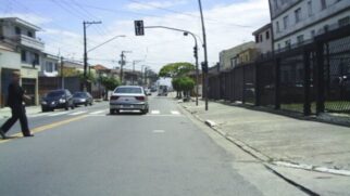 Movimento intenso marca a rotina da Avenida Sapopemba na Zona Leste