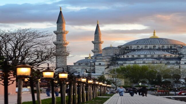 Mesquitas históricas ajudam a contar a trajetória milenar de Istambul