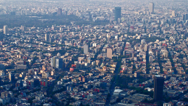 Monitoramento por satélite revela avanço do afundamento em diferentes regiões da metrópole mexicana