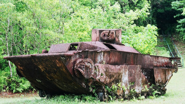 Paisagem paradisíaca de Peleliu contrasta com marcas deixadas pela Segunda Guerra Mundial